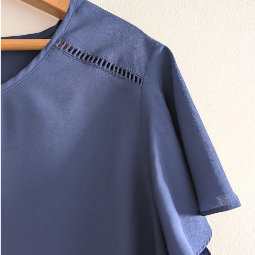 Lane Bryant Navy Blue Flutter Sleeve Ladder‎ Stitch Blouse Top Size 14 - Picture 3 of 5